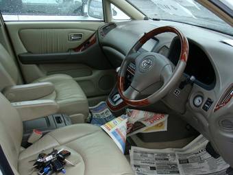 2002 Toyota Harrier Photos