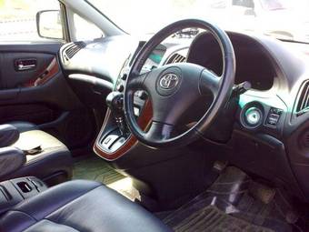 2002 Toyota Harrier Pictures