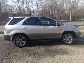 2002 Toyota Harrier Photos