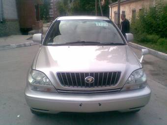 2002 Toyota Harrier Pictures