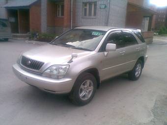 2002 Toyota Harrier Photos