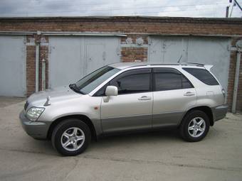 2002 Toyota Harrier Pictures