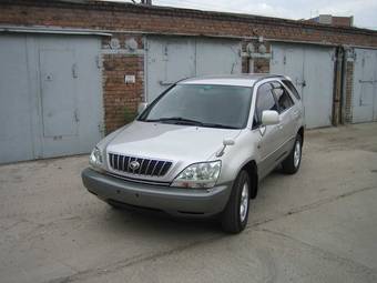 2002 Toyota Harrier Photos