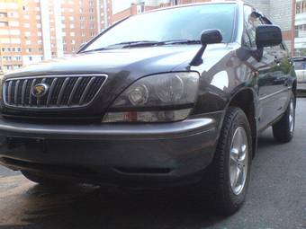 2002 Toyota Harrier Pictures