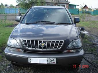 2002 Toyota Harrier Photos