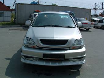 2002 Toyota Harrier Photos