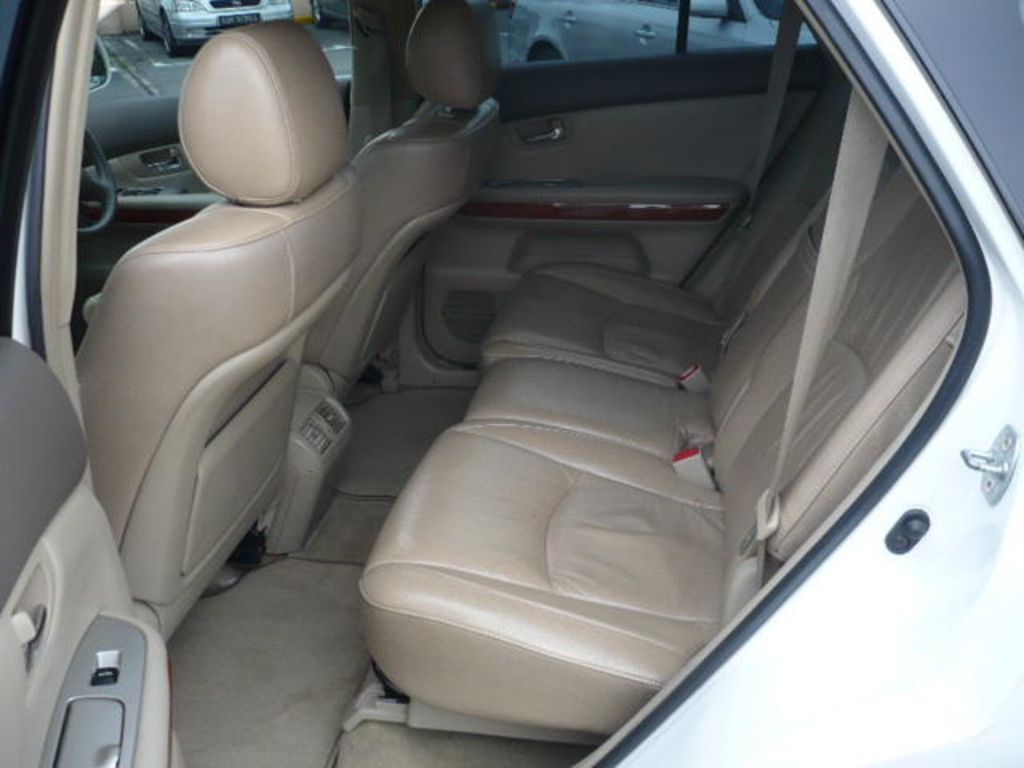 2003 Toyota Harrier