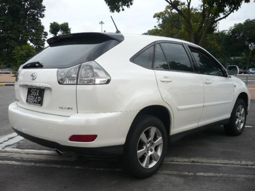 2003 Toyota Harrier