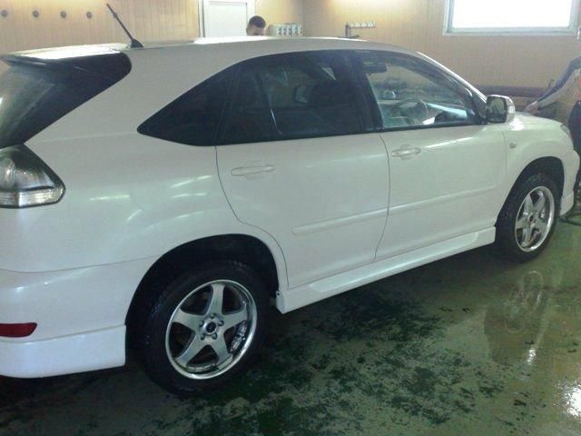 2003 Toyota Harrier