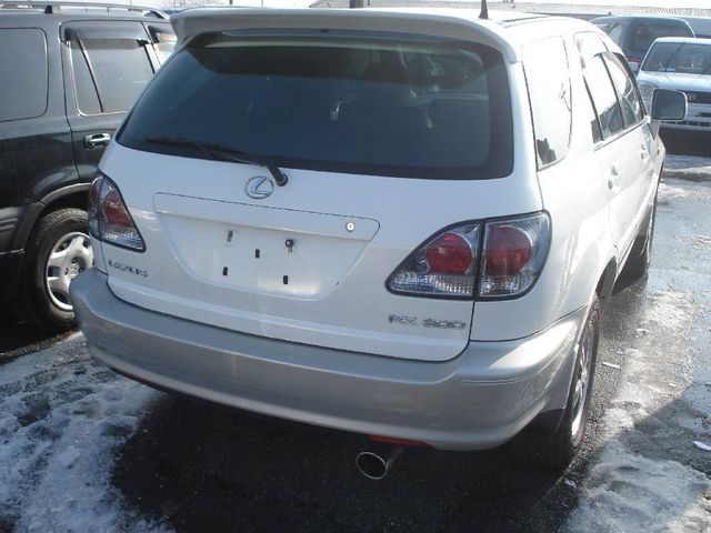 2003 Toyota Harrier