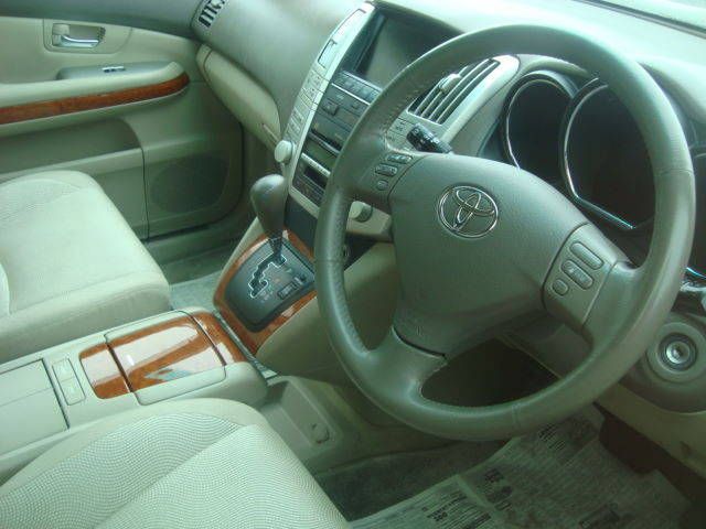 2003 Toyota Harrier