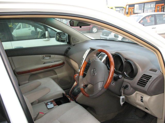 2003 Toyota Harrier