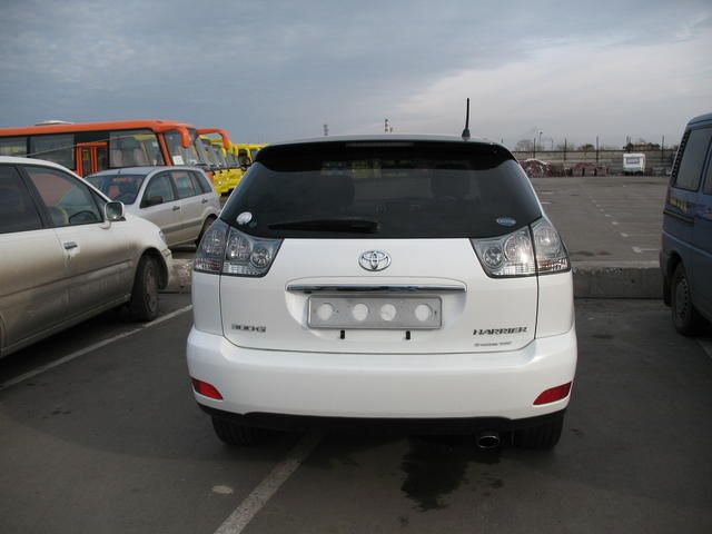 2003 Toyota Harrier