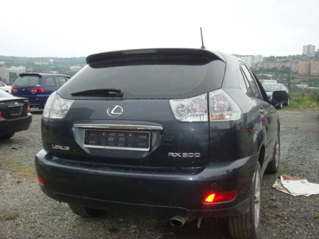 2003 Toyota Harrier