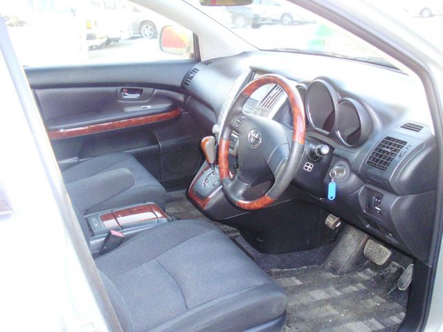 2003 Toyota Harrier