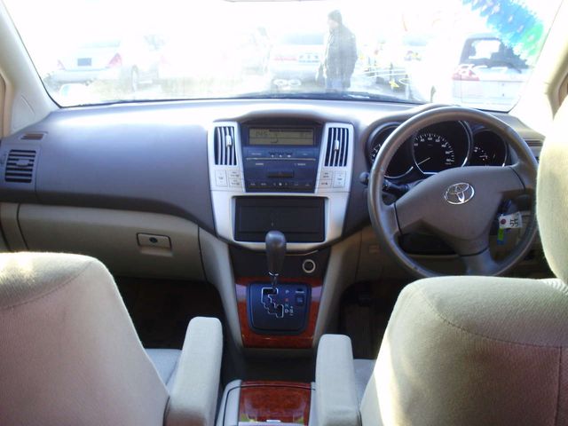 2003 Toyota Harrier