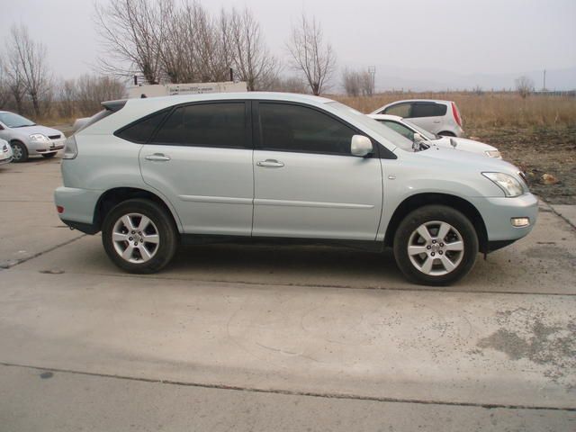 2003 Toyota Harrier