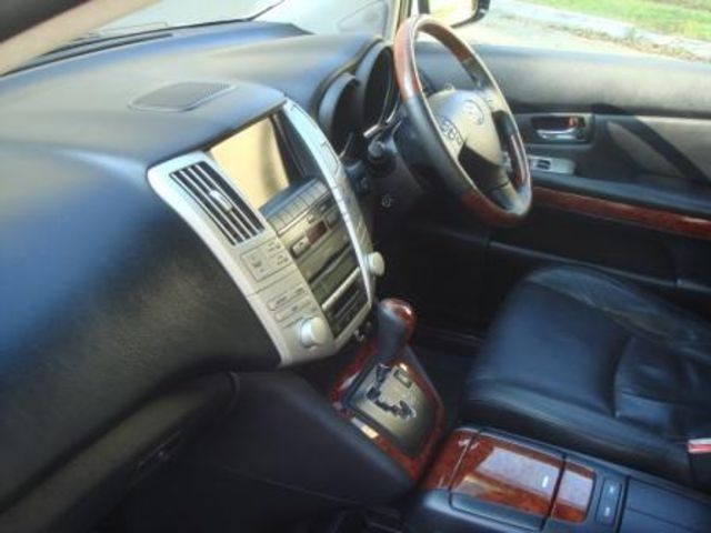 2003 Toyota Harrier
