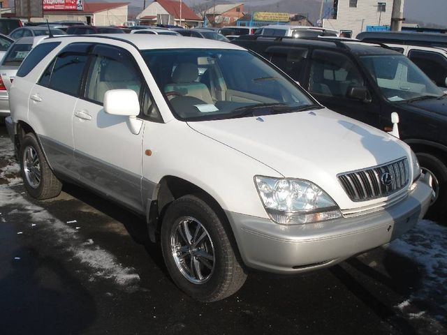 2003 Toyota Harrier