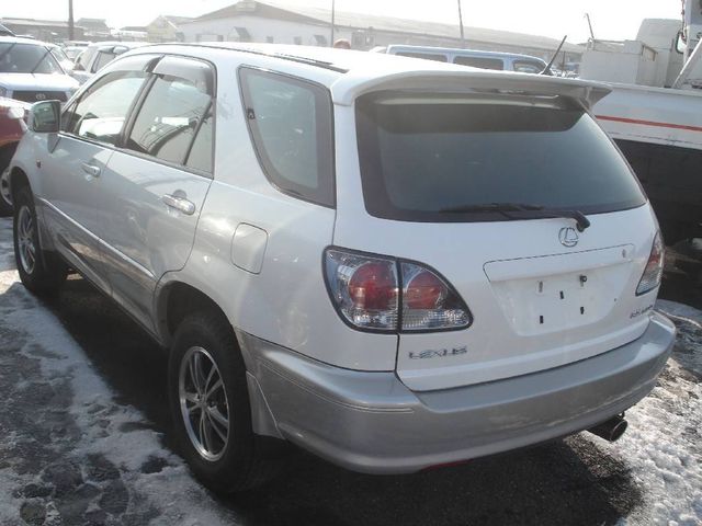 2003 Toyota Harrier