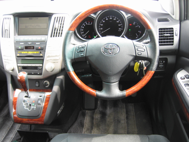 2003 Toyota Harrier Pics