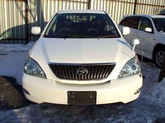 2003 Toyota Harrier Photos