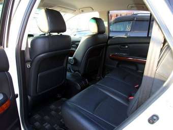 2003 Toyota Harrier Images