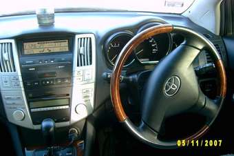 2003 Toyota Harrier Images