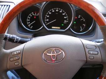 2003 Toyota Harrier Pictures