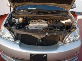 2003 Toyota Harrier Photos
