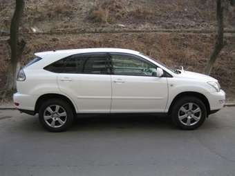 2003 Toyota Harrier Pictures