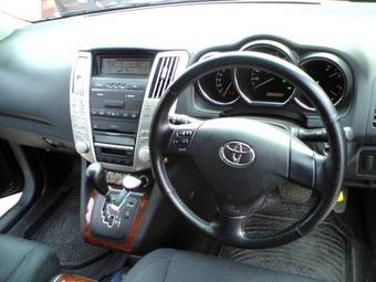 2003 Toyota Harrier Images