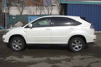 2003 Toyota Harrier Images