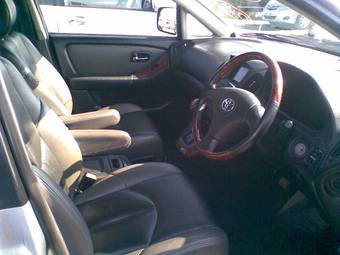 2003 Toyota Harrier Photos