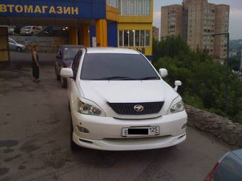 2003 Toyota Harrier Photos