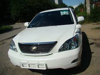 2003 Toyota Harrier Photos