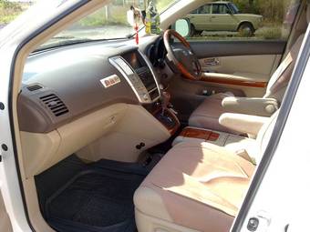 2003 Toyota Harrier Images