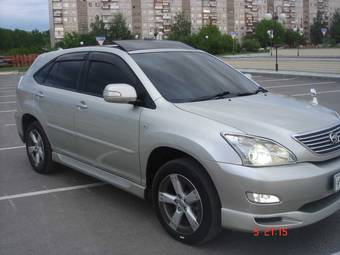 2003 Toyota Harrier Images