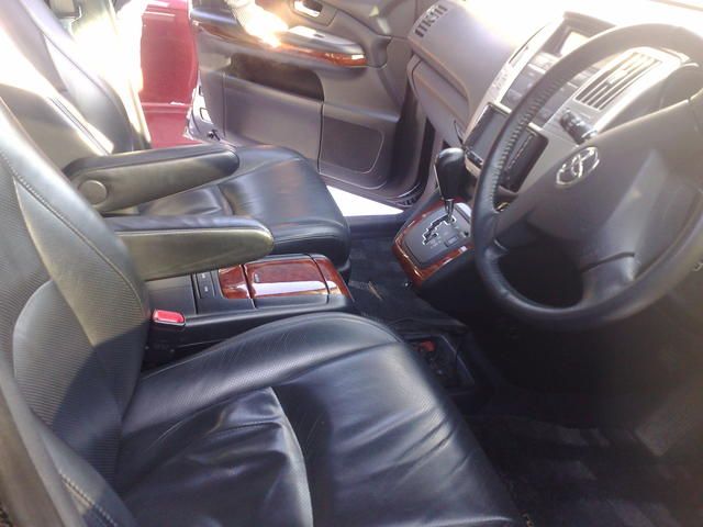 2004 Toyota Harrier