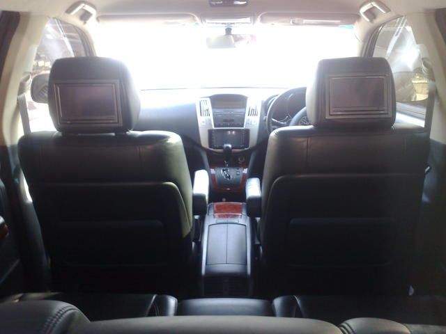 2004 Toyota Harrier