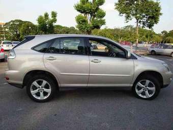 2004 Toyota Harrier