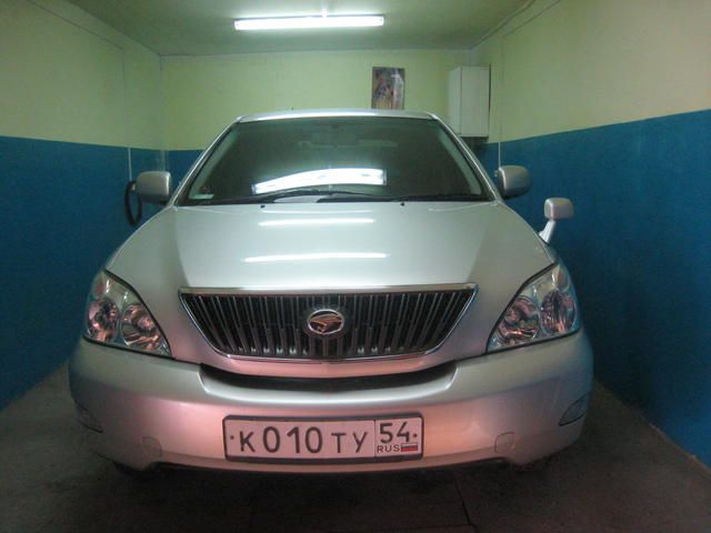 2004 Toyota Harrier