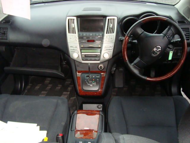 2004 Toyota Harrier