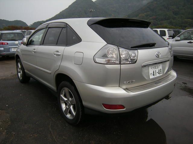 2004 Toyota Harrier