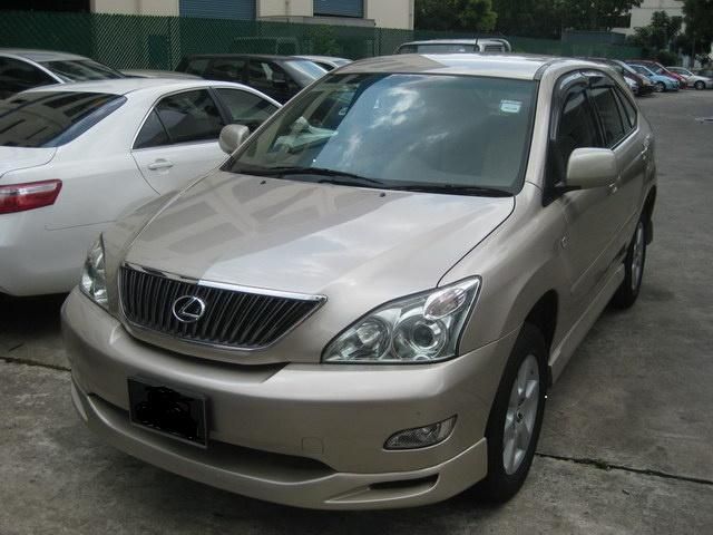 2004 Toyota Harrier