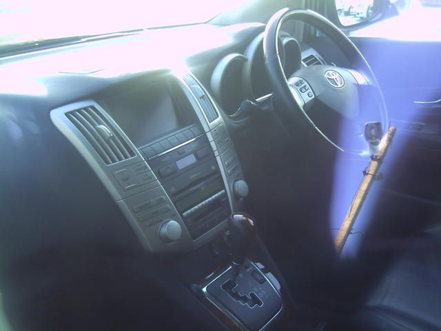 2004 Toyota Harrier