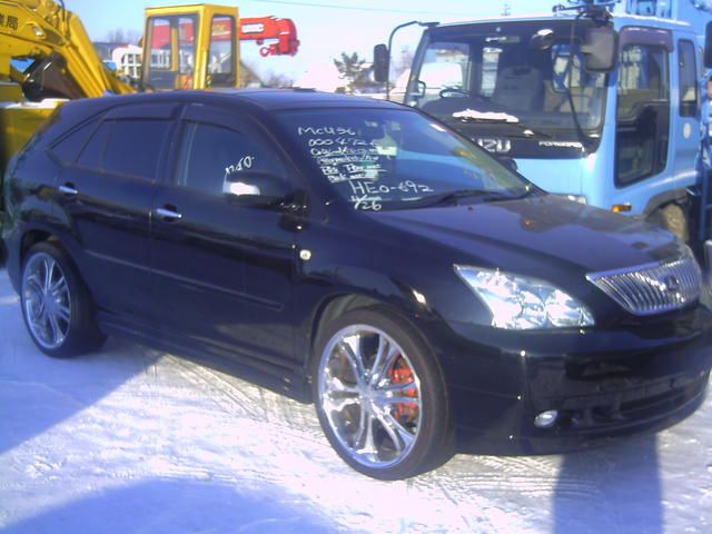 2004 Toyota Harrier