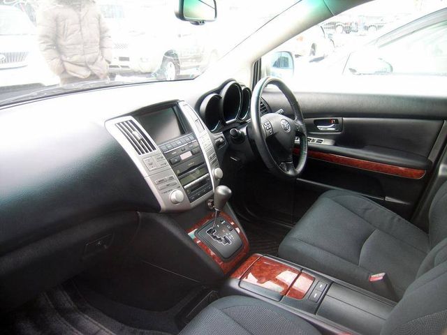 2004 Toyota Harrier