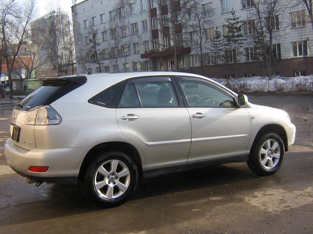 2004 Toyota Harrier