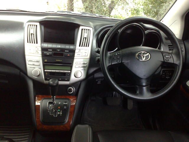 2004 Toyota Harrier
